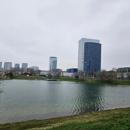 Koloseo 2 Bedrooms - Free Garage Parking, View, 3rd Floor Bratysława