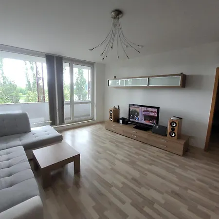 Koloseo 2 Bedrooms - Free Garage Parking, View, 3rd Floor Apartment Bratislava