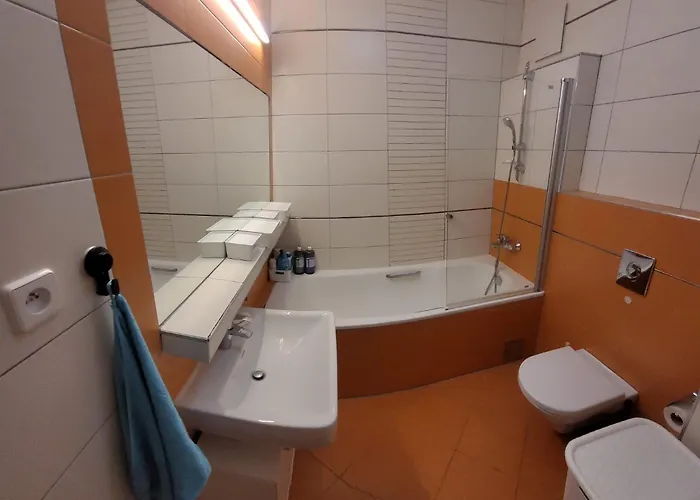 Koloseo 2 Bedrooms - Free Garage Parking, View, 3rd Floor Pozsony