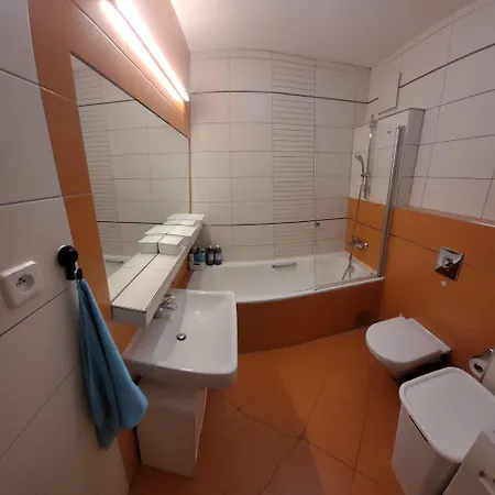 Koloseo 2 Bedrooms - Free Garage Parking, View, 3rd Floor Bratislava